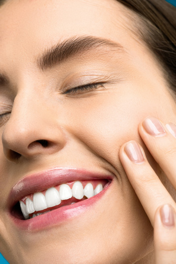 Teeth whitening patient with white teeth in Daly City, CA